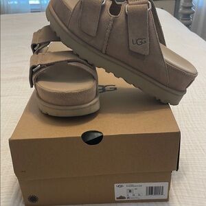 UGG Goldenstar Hi Slide